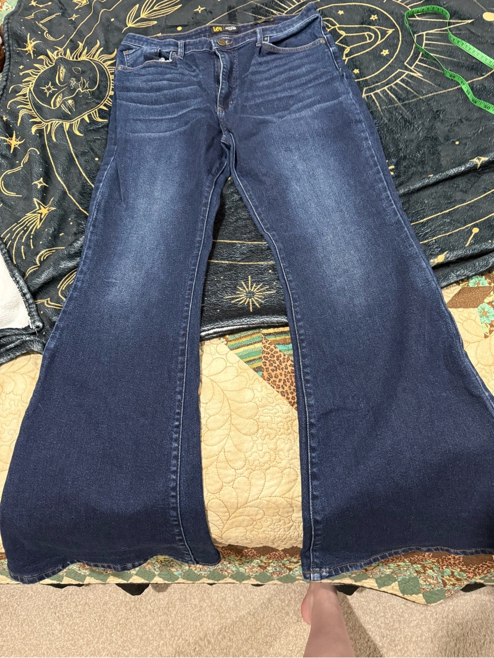 Lee vintage modern high rise flare professionally hemmed dark wash 33